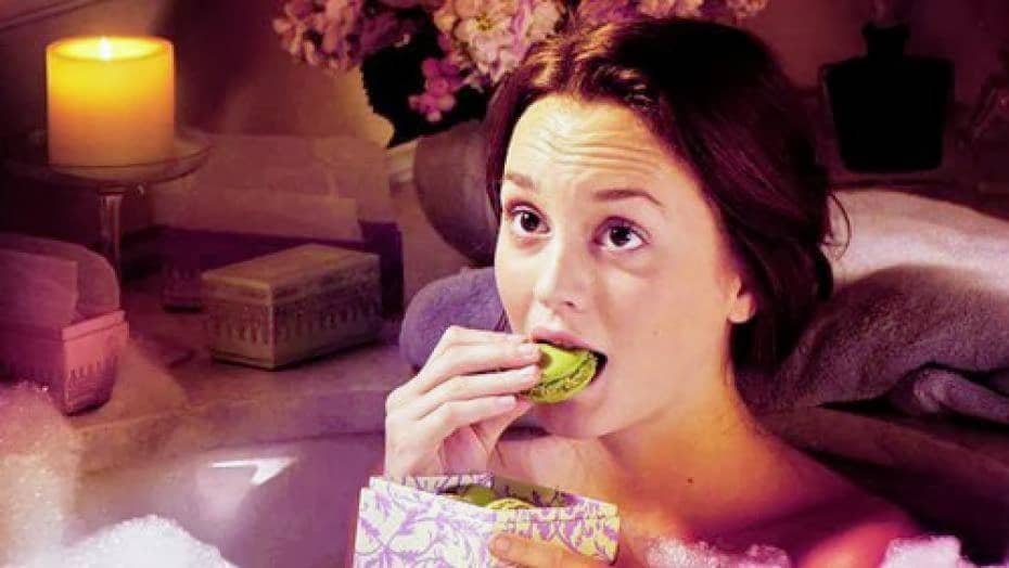 Blair Waldorf eating macaroons