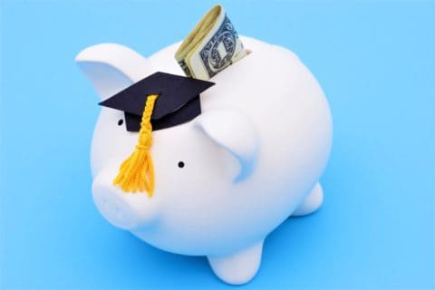 7 Graduates on How They Manage Their Student Loan Debt