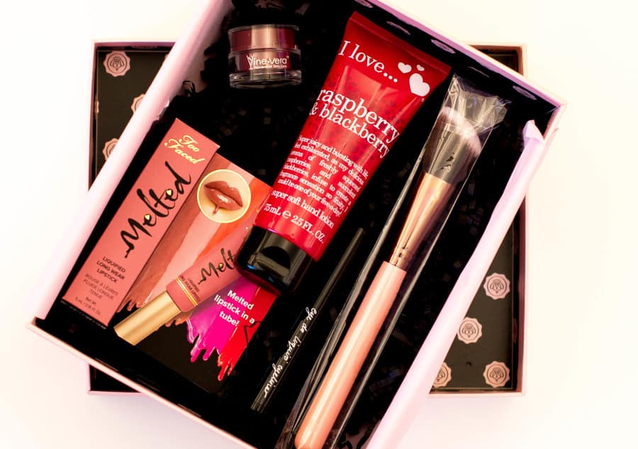 beauty subscription boxes - glossybox